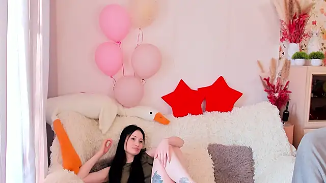 Snapshot of LisaMooore chatting on March 2026 06:10:01 AM LisaMooore online show from March 2026 06:10:01 AM