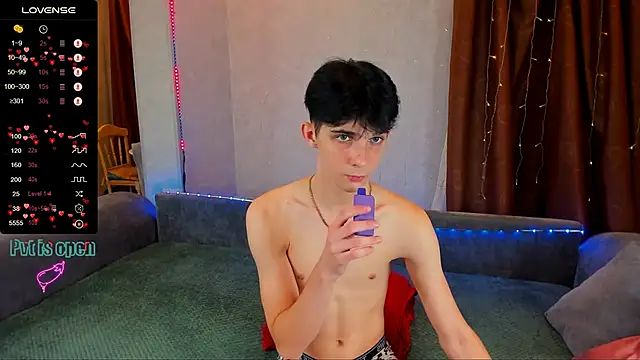 Aaron Boom online show from October 2025 09:36:01 PM