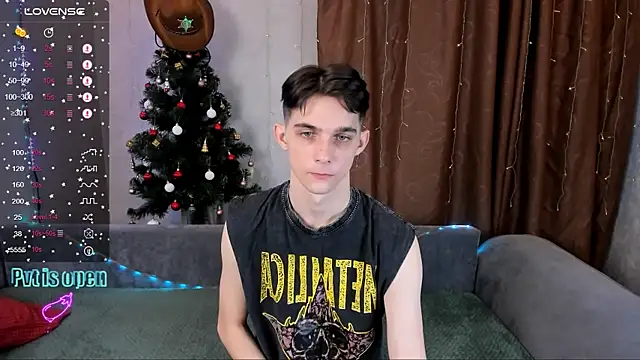 Snapshot of Aaron_Boom chatting on January 2026 05:12:02 AM Aaron Boom online show from January 2026 05:12:02 AM