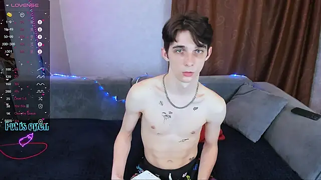 Snapshot of Aaron_Boom chatting on March 2026 05:19:01 PM Aaron Boom online show from March 2026 05:19:01 PM