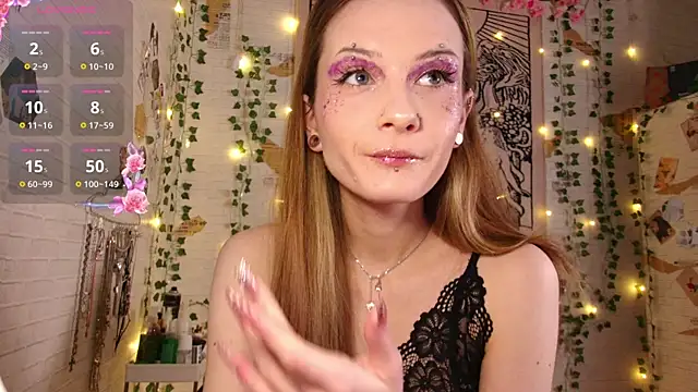 Snapshot of summerhazeee chatting on December 2025 07:10:01 PM summerhazeee online show from December 2025 07:10:01 PM