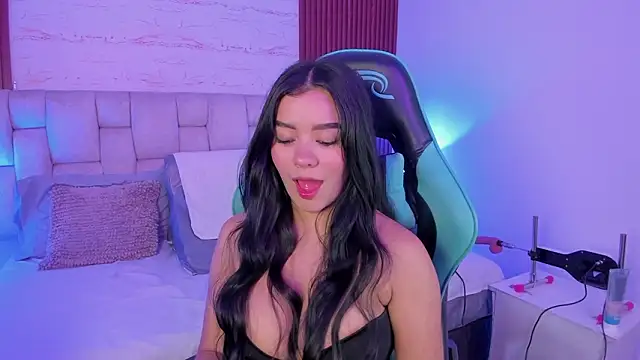 SophiaWylde online show from February 2026 06:22:01 AM