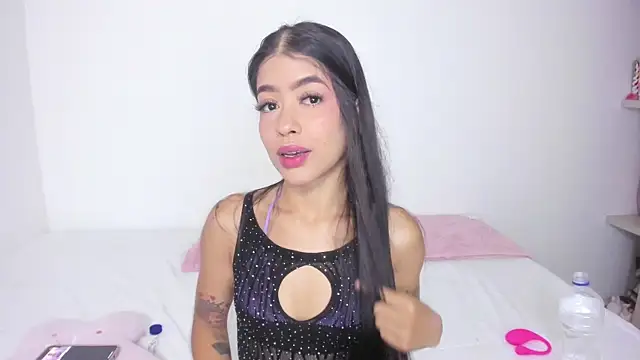 analia collins online show from October 2025 12:16:02 AM