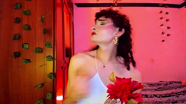 lucianromero online show from December 2025 05:14:02 AM