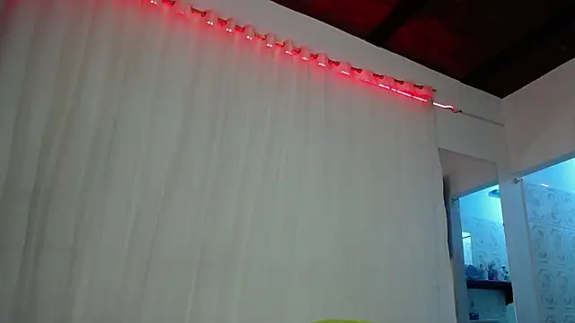 Snapshot of ZoeKuipers13 chatting on December 2024 09:15:02 PM ZoeKuipers13 online show from December 2024 09:15:02 PM