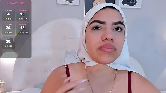 Snapshot of Umarani_ chatting on December 2024 10:18:01 PM Umarani online show from December 2024 10:18:01 PM