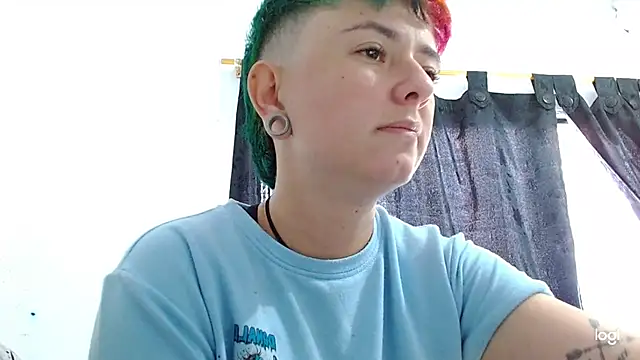 Snapshot of tomboyblue chatting on February 2025 05:42:01 PM tomboyblue online show from February 2025 05:42:01 PM