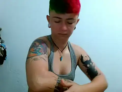 Snapshot of tomboyblue chatting on March 2025 11:06:01 AM tomboyblue online show from March 2025 11:06:01 AM