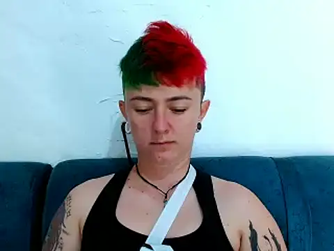 Snapshot of tomboyblue chatting on March 2025 03:25:02 PM tomboyblue online show from March 2025 03:25:02 PM