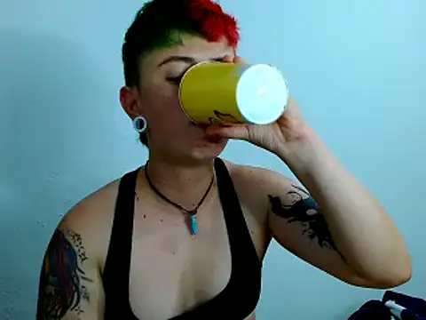Snapshot of tomboyblue chatting on March 2025 03:12:01 AM tomboyblue online show from March 2025 03:12:01 AM