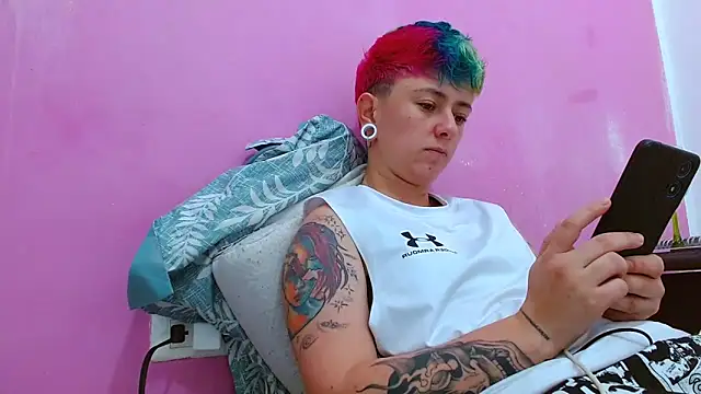 Snapshot of tomboyblue chatting on September 2025 05:25:02 PM tomboyblue online show from September 2025 05:25:02 PM