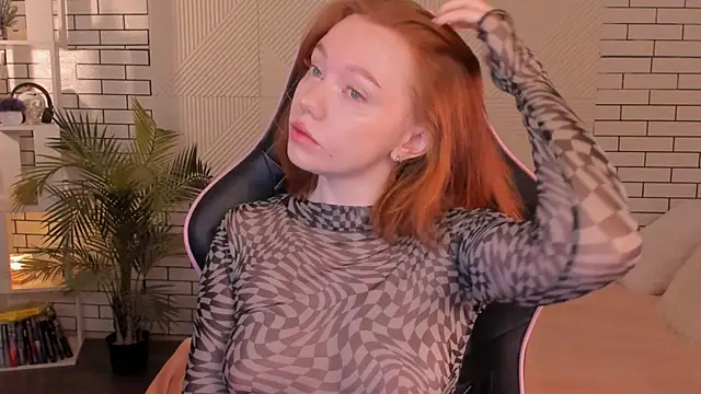 Snapshot of foxyMistrees chatting on December 2024 11:40:01 PM foxyMistrees online show from December 2024 11:40:01 PM