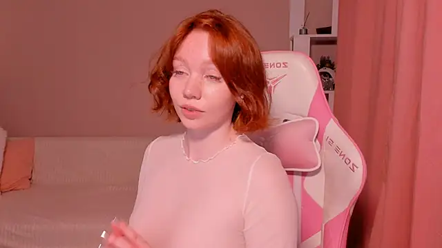 Snapshot of foxyMistrees chatting on December 2024 03:25:02 AM foxyMistrees online show from December 2024 03:25:02 AM