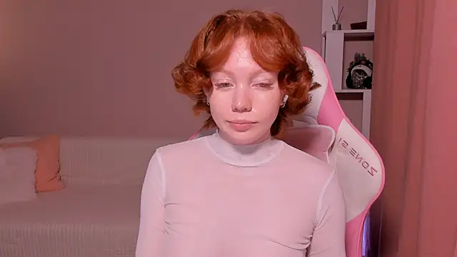 Snapshot of foxyMistrees chatting on January 2025 03:22:01 AM foxyMistrees online show from January 2025 03:22:01 AM