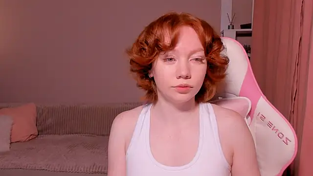 Snapshot of foxyMistrees chatting on January 2025 12:24:01 AM foxyMistrees online show from January 2025 12:24:01 AM