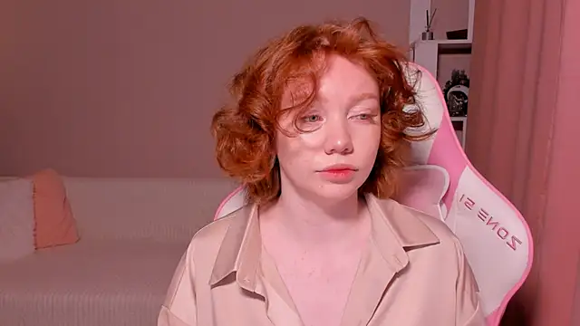 Snapshot of foxyMistrees chatting on January 2025 12:28:02 AM foxyMistrees online show from January 2025 12:28:02 AM
