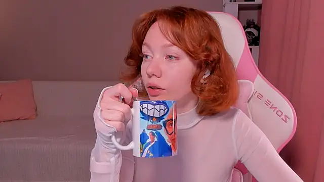 Snapshot of foxyMistrees chatting on February 2025 03:09:01 AM foxyMistrees online show from February 2025 03:09:01 AM