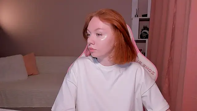 Snapshot of foxyMistrees chatting on February 2025 11:53:02 PM foxyMistrees online show from February 2025 11:53:02 PM