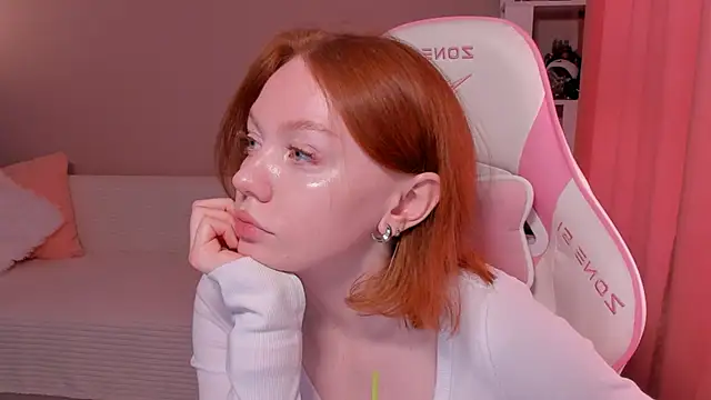 Snapshot of foxyMistrees chatting on February 2025 03:01:02 AM foxyMistrees online show from February 2025 03:01:02 AM