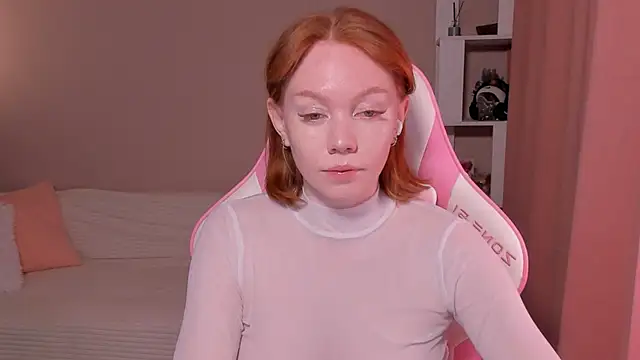 Snapshot of foxyMistrees chatting on February 2025 12:38:02 AM foxyMistrees online show from February 2025 12:38:02 AM
