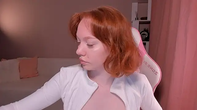 Snapshot of foxyMistrees chatting on March 2025 12:51:01 AM foxyMistrees online show from March 2025 12:51:01 AM