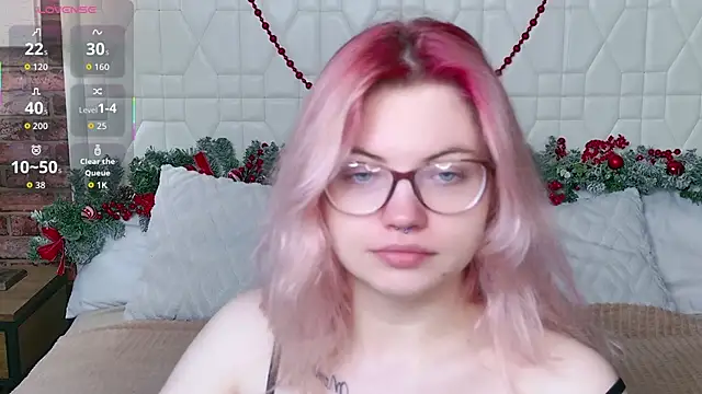 Snapshot of Lisa_Adam chatting on December 2025 05:18:02 PM Lisa Adam online show from December 2025 05:18:02 PM