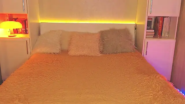 Leaaaaaaaaa online show from March 2026 06:07:02 PM