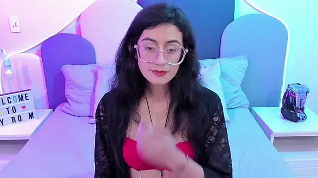 Snapshot of SophieGomez22 chatting on February 2025 05:37:01 PM SophieGomez22 online show from February 2025 05:37:01 PM