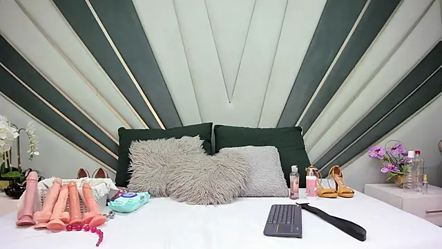 Snapshot of kathy-steven chatting on September 2025 06:55:01 PM kathy-steven online show from September 2025 06:55:01 PM