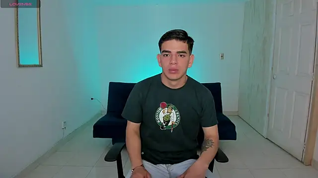 Ares Johnson online show from October 2025 03:42:01 PM