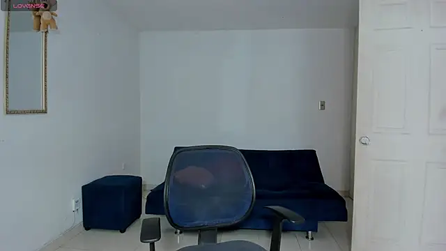 Ares Johnson online show from November 2025 01:33:02 PM