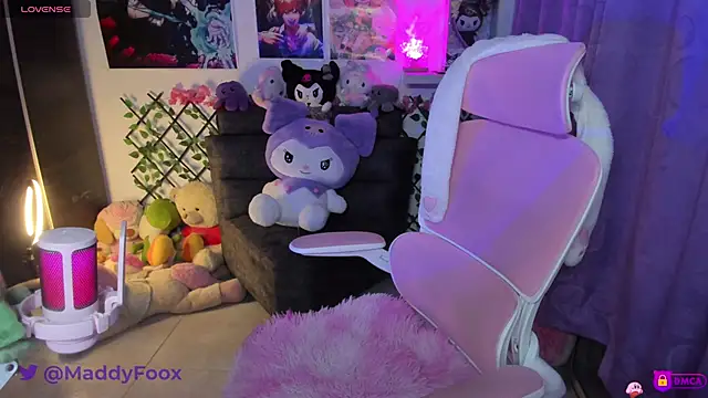 MaddyFooxx online show from April 2026 01:17:02 AM