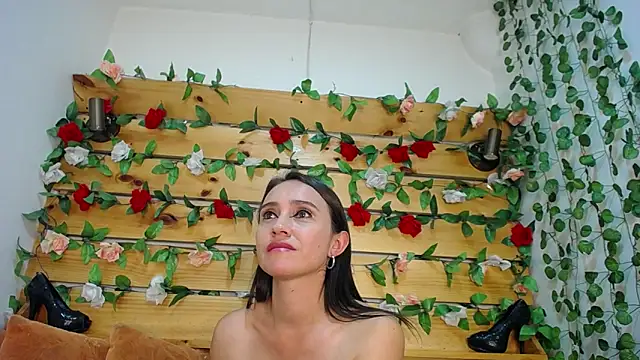 daniela casallas  online show from January 2025 02:35:01 PM