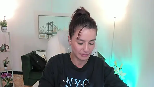 Snapshot of Ludovika_mattson chatting on December 2024 01:06:02 AM Ludovika mattson online show from December 2024 01:06:02 AM