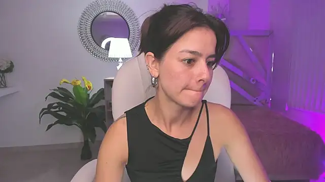 Snapshot of Ludovika_mattson chatting on December 2024 07:51:01 PM Ludovika mattson online show from December 2024 07:51:01 PM