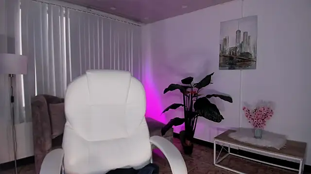 Snapshot of Ludovika_mattson chatting on December 2024 08:25:02 PM Ludovika mattson online show from December 2024 08:25:02 PM