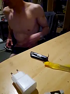 Snapshot of v4Tomasgrau9 chatting on April 2026 10:26:01 PM v4Tomasgrau9 online show from April 2026 10:26:01 PM