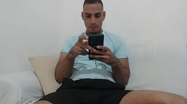 Snapshot of bonehur chatting on February 2025 08:33:01 PM bonehur online show from February 2025 08:33:01 PM