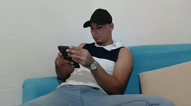 Snapshot of bonehur chatting on February 2025 08:14:02 PM bonehur online show from February 2025 08:14:02 PM