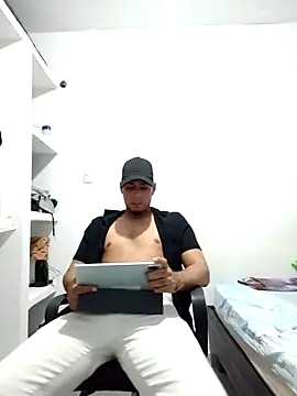 Snapshot of bonehur chatting on October 2025 09:54:02 PM bonehur online show from October 2025 09:54:02 PM