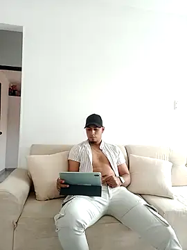 Snapshot of bonehur chatting on October 2025 09:37:02 PM bonehur online show from October 2025 09:37:02 PM