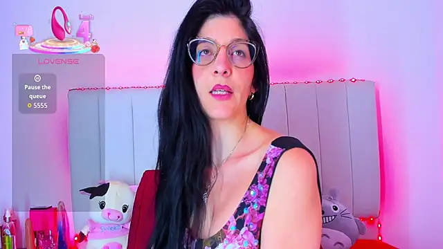caro lyne  online show from June 2026 05:50:02 PM