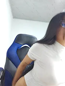 Snapshot of anny_vittar chatting on April 2026 05:24:02 AM anny vittar online show from April 2026 05:24:02 AM