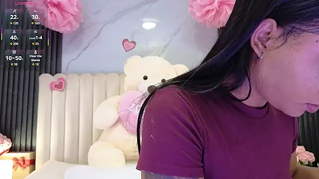 Madiee Rhea online show from April 2026 07:38:02 PM