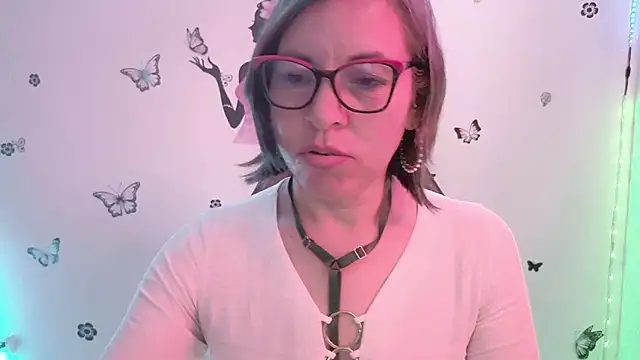 Lady breaks hearts online show from March 2026 12:55:02 PM