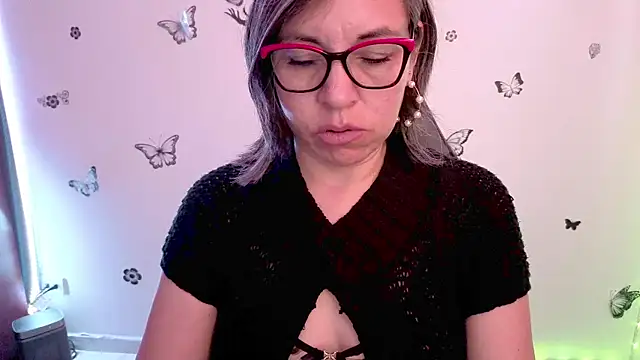 Lady breaks hearts online show from April 2026 01:20:01 PM