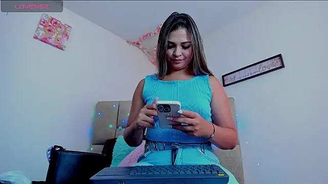 Snapshot of celeste_anderson chatting on February 2025 06:38:01 PM celeste anderson online show from February 2025 06:38:01 PM