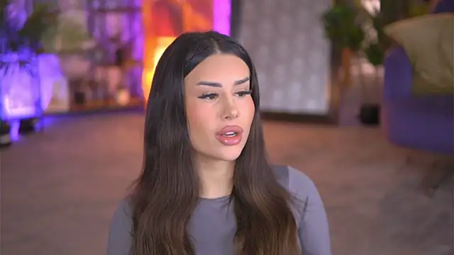 Snapshot of EvaZane chatting on January 2025 10:43:01 AM EvaZane online show from January 2025 10:43:01 AM