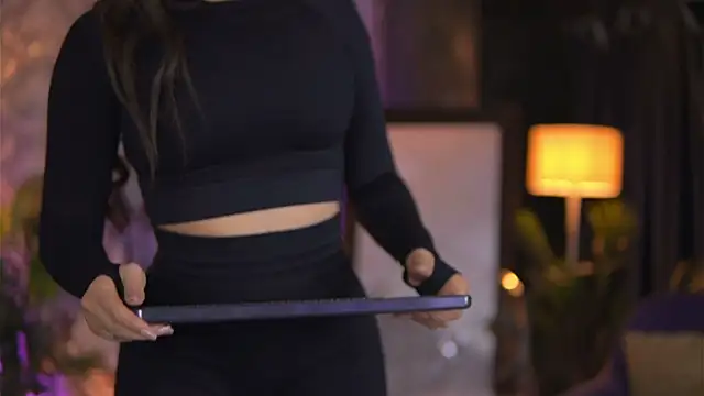 Snapshot of EvaZane chatting on February 2025 06:02:01 AM EvaZane online show from February 2025 06:02:01 AM