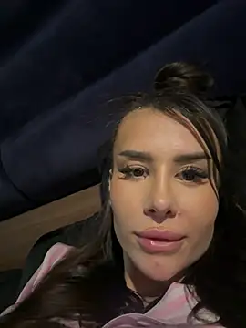 Snapshot of EvaZane chatting on February 2025 09:04:02 PM EvaZane online show from February 2025 09:04:02 PM